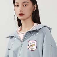 Écussons tissés personnalisés en fil métallique or et argent pour vêtements de sport – Fabricant de logos sur mesure