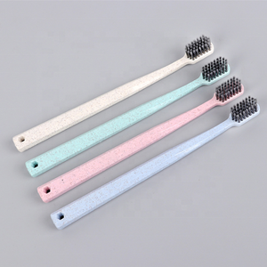 Cepillo de Dientes de Carbón Natural con Limpiador de Lengua, Personalizable con Logotipo OEM, MOQ Bajo, Muestra Gratis, <span class=keywords><strong>Entrega</strong></span> en 7 Días, Listo para Enviar - Product Image 3
