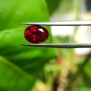 Cristallo di zaffiro rubino Moissanite rosso/blu/colore artificiale per il taglio di pietre preziose