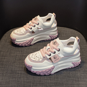 2025 nouvelles chaussures décontractées d'agrandissement de hauteur légères vintage avec semelles épaisses et surface en cuir avec un design creux - Product Image 6