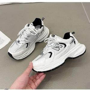 2025 estate nuova moda leggera <span class=keywords><strong>Sneakers</strong></span> bianche con suola spessa per le donne traspirante in Mesh stile coreano Casual altezza crescente - Product Image 3