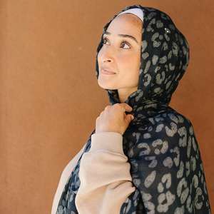 2025 Premium Customized Soft Leopard Modal Headscarf Trendy Swaddle <b>Wrap</b> Muslim Shawl Wholesale Supplier - Product Image 6