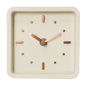 Orologio da tavolo in resina stile moderno orologio da tavolo in resina di colore personalizzato design quadrato orologio da scrivania in resina decorativa