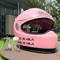 Sculptures de casques surdimensionnés en fibre de verre écologiques personnalisées, étanches, peintes, motif dessin animé, couleur et forme personnalisées