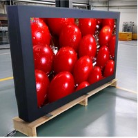 Téléviseur LED d'extérieur 75 pouces avec résistance aux intempéries IP55, résolution 4K, système d'exploitation Web OS, haut-parleurs 2x10W pour hôtels et complexes hôteliers