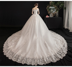 Magnifique Robe de Mariée Élégante à Épaules Dénudées, Sans Manches, avec Appliques en Dentelle Perlée, Lacets et Traîne Cathédrale - Product Image 3
