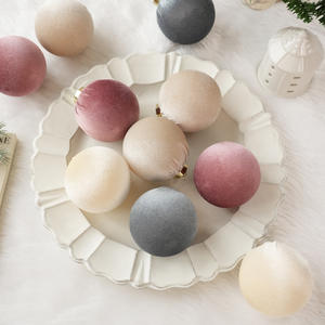Vente directe d'usine Ensemble de boules de Noël Boule de Noël en plastique avec enveloppe en tissu pour décorations de Noël Ornements <span class=keywords><strong>Bolas</strong></span> - Product Image 3
