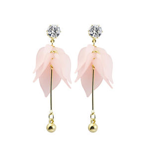 Pendientes de Moda 2026 para Mujer, Diseño Vintage con Flores, Aleación de Zinc, Baño de Oro de 14K, para Fiesta - Product Image 5