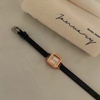 Jam Tangan Quartz Minimalis Persegi Coklat dengan Tali Kulit PU untuk Wanita, Produk Baru Y370 Tahun 2026