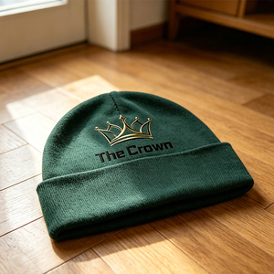 Bonnet brodé personnalisé avec logo, vente en gros, vert forêt, en tricot doux, chaud pour l'hiver, fabricant de bonnets. - Product Image 3