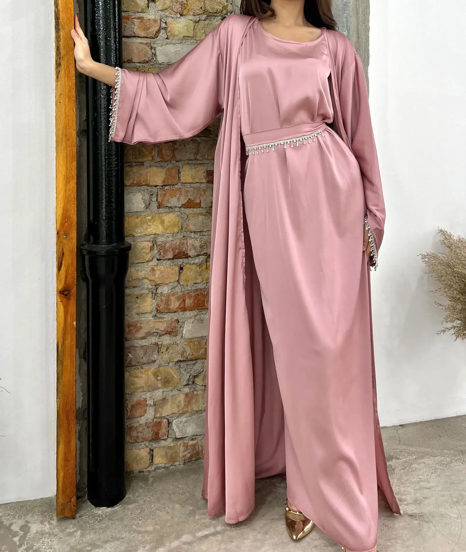 2024 Frühling und Sommer solide Farbe Perlenkleid mit Kristallkette Abaya Damen muslimisches Kleid