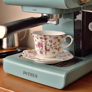 Set Vintage di Tazza e Piattino in Porcellana con Decorazioni Floreali e Bordo Dorato, Tazza <span class=keywords><strong>da</strong></span> Tè in Ceramica <span class=keywords><strong>Rosa</strong></span> per Tè del Pomeriggio e Arredamento Casa - Product Image 6