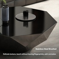 Nouvel ensemble de tables basses de luxe italiennes minimalistes et durables 2026 – Tables gigognes en marbre et acier inoxydable brossé pour salon