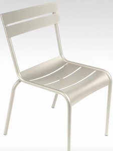 Ensemble de salle à manger d'extérieur tout <span class=keywords><strong>en</strong></span> aluminium empilable et résistant aux intempéries |   Table et chaises imperméables et antirouille pour cour, terrasse et café - Product Image 5