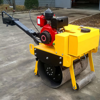 Rouleau compresseur vibrant à tambour unique à faible prix, machine compacteuse pneumatique à moteur, rayon de braquage court