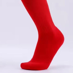 Vente en gros de chaussettes de sport pour hommes, personnalisables avec logo, couleur et taille, épaisses, confortables, respirantes et anti-humidité, pour le basketball - Product Image 3