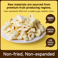 Natuurlijke, originele, zoete, gevriesdroogde ananas fruit snack, geconserveerde ananasblokjes