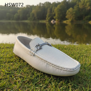 รองเท้าหนังลายนูนระดับพรีเมียม HY,Park รุ่น Walking สีขาว สไตล์สิงคโปร์ แบบสวม ทำมือ รุ่น Penny Shoes HSW072 - Product Image 2