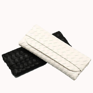 Nouvel étui à <span class=keywords><strong>lunettes</strong></span> en cuir tissé, sac souple à boucle en PVC noir, boîte à <span class=keywords><strong>lunettes</strong></span> de soleil peut imprimer le logo - Product Image 1