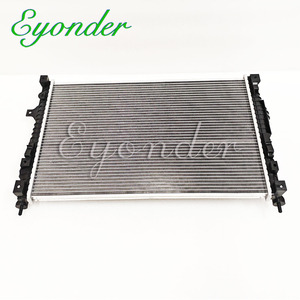 Radiateur de refroidissement du moteur du réservoir d'eau pour Citroën <span class=keywords><strong>C4</strong></span> <span class=keywords><strong>Grand</strong></span> <span class=keywords><strong>Picasso</strong></span> Peugeot 3008 308 1609961580 3639410 9678711180 - Product Image 2
