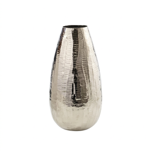 Vase à fleurs abstrait moderne en forme de bouteille en métal martelé à la main, plaqué Nickel brillant, meilleure vente - Product Image 1