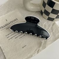 CHUJIAN Pinces à cheveux coréennes chic de luxe en acétate noir et blanc, élégantes pinces requin incurvées pour l'arrière de la tête, grandes barrettes bicolores