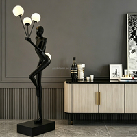 Lampadaire Sculpture Humaine 4 Boules Lumineuses, Lampe sur Pied Statue Femme, Décoration Artistique de Luxe pour Villa, Salon, Hall d'Hôtel