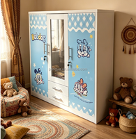 Armoire de chambre moderne autoportante à trois portes coulissantes en acier imprimé sur mesure, grande capacité, assemblage amovible