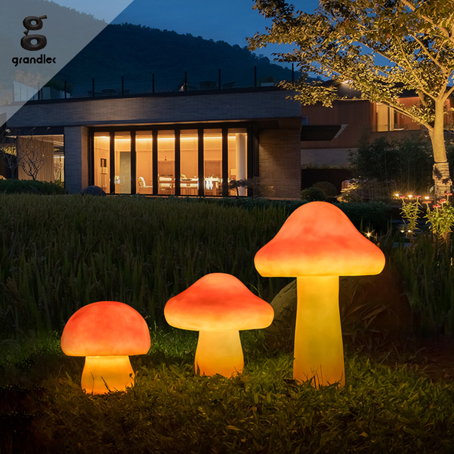 Villa Garden Landscape Decoration LED Waterproof Solar Power Fiberglass Resin Mushroom Lights