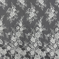 GCWH019838-08 Tissu en dentelle brodée florale perlée blanche de 150 cm, coupe de 3 mètres pour robes de mariée