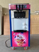 Penjualan terlaris mesin pembuat es krim 3 rasa 2 tank mesin pembuat es krim lembut vertikal UNTUK RESTORAN
