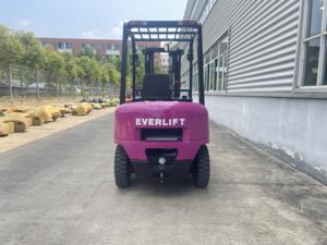 Chariot élévateur diesel EverLIFT, capacité de <span class=keywords><strong>3</strong></span> tonnes, mât à <span class=keywords><strong>3</strong></span> étages, utilisation intensive pour la construction, type de transmission <span class=keywords><strong>4</strong></span> roues motrices, manutention de palettes - Product Image 6