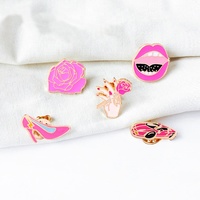 Broche rosa para mujer, broche de labios, corazón, tacones altos, botón, ropa, bolso, solapa esmaltada