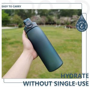 Botella de Agua Deportiva de 30 oz con Tapa Abatible a Prueba de Fugas, Libre de BPA, Tritán Reutilizable, para Gimnasio y Actividades al Aire Libre - Product Image 6