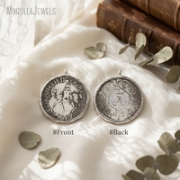 PM36891 Pendentif Collier Fait Main avec Pièce de Monnaie Équestre Elizabeth II, Bijou Plaqué Argent Antique, Breloque pour Sac et Porte-clés