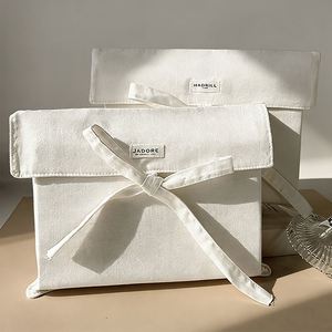 ถุงผ้าทวิลออร์แกนิคเนื้อนุ่มพิเศษ ป้องกันฝุ่น พร้อมโลโก้สั่งทำ สำหรับใส่เสื้อผ้า/เครื่องประดับ/รองเท้า/ถุงเท้า ใช้เป็นถุงของขวัญ - Product Image 2