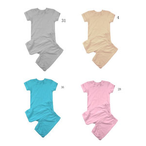 Ensemble 2 pièces personnalisé pour enfants garçons et filles, T-shirt en coton extensible beige uni et short cycliste, tenue pour enfants - Product Image 1