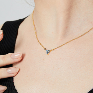 Collier en CZ bleu dégradé pour femmes, chaîne plaquée or minimaliste, bijoux élégants et tendance pour un usage quotidien - Product Image 2