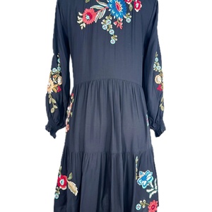 Vestido Elegante Bordado con Volantes y Smocking para Mujer, Nuevo Diseño Personalizado - Product Image 3