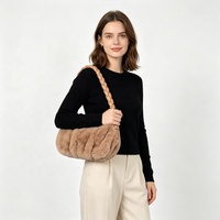Zeyu Premium Weiche Plüsch-Handtasche aus Öko-Kunstfell mit Geflochtenem Henkel, Damen Winter Casual Hobo Schultertasche, Winter Unterarm-Handtasche