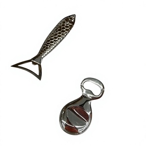 Abridor de Botellas de Acero Inoxidable con Forma de Pez, Abridor Manual Portátil de Metal, Diseño Animal, Herramienta de Bar, Duradero, Grado Alimenticio - Product Image 1
