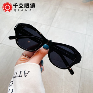 Nouvelles lunettes de soleil œil de chat tendance pour femmes, monture PC, UV400, légères, style irrégulier, type 3, pare-soleil blanc H5 20102 - Product Image 3