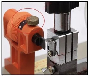 DEFU DF-668B Horizontal 120W 110V/220V Car Key & Door Key <b>Cutting</b> Copy <b>Machine</b> - Product Image 2