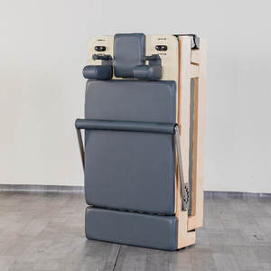 Reformeur de <span class=keywords><strong>Pilates</strong></span> pliable en érable avec cadre à déverrouillage rapide et système de glisse douce, idéal pour un mouvement fluide et un gain de place - Product Image 2