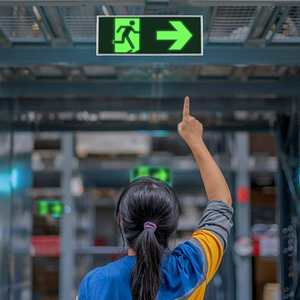 Señal <span class=keywords><strong>de</strong></span> <span class=keywords><strong>Salida</strong></span> <span class=keywords><strong>de</strong></span> <span class=keywords><strong>Emergencia</strong></span> Luminosa en la Oscuridad, Adhesivo <span class=keywords><strong>de</strong></span> Seguridad, Señal <span class=keywords><strong>de</strong></span> Tráfico con Película Reflectante, Advertencia <span class=keywords><strong>Fotoluminiscente</strong></span> - Product Image 5