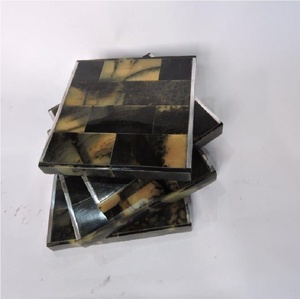 Beau Design En Résine et Bois Boisson Coaster - Product Image 3