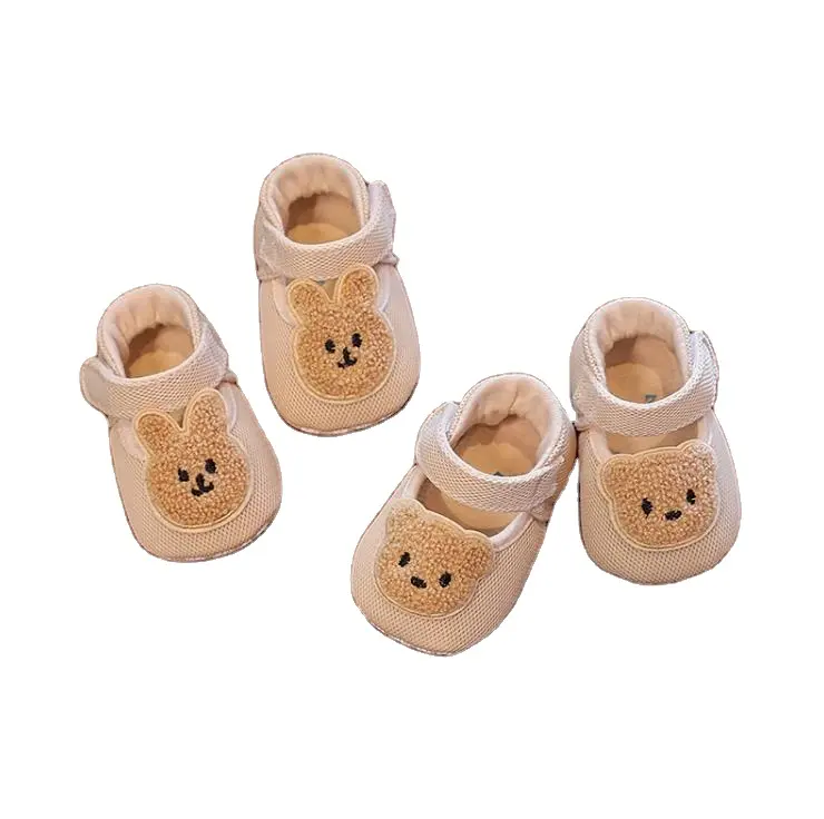Sandal bersol kain jaring musim panas 0-1 tahun untuk anak laki-laki dan perempuan sepatu berjalan bayi tidak tergelincir tumit