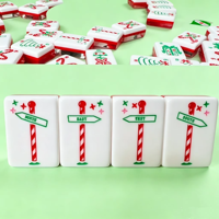 Ensemble de mahjong américain de luxe sur le thème de Noël rouge Holly Jolly, 160 pièces, 4 joueurs, table en acrylique pliable, durable et portable