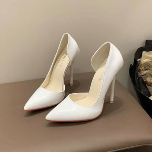 Zapatos de Tacón Alto de Mujer, Estilo Coreano, Color Rojo Sexy, Punta Puntiaguda, Diseño Hueco Lateral, Boca Poco Profunda, Cuero Patentado, Estilo Slip-On, para Primavera y Otoño - Product Image 3