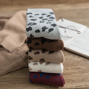 <span class=keywords><strong>Calcetines</strong></span> de alta calidad para <span class=keywords><strong>mujer</strong></span>, logotipo personalizado, diseño Floral de fantasía, forro polar, hasta la rodilla, informal, a la moda, venta al por mayor - Product Image 1